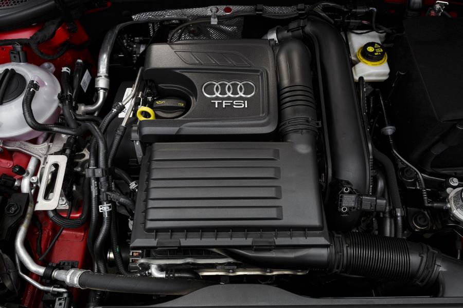 Моторный отсек Audi A3 Sedan 1.4 TFSI Flex (8V) 2017 года  (LA) (фото 7 из 19)